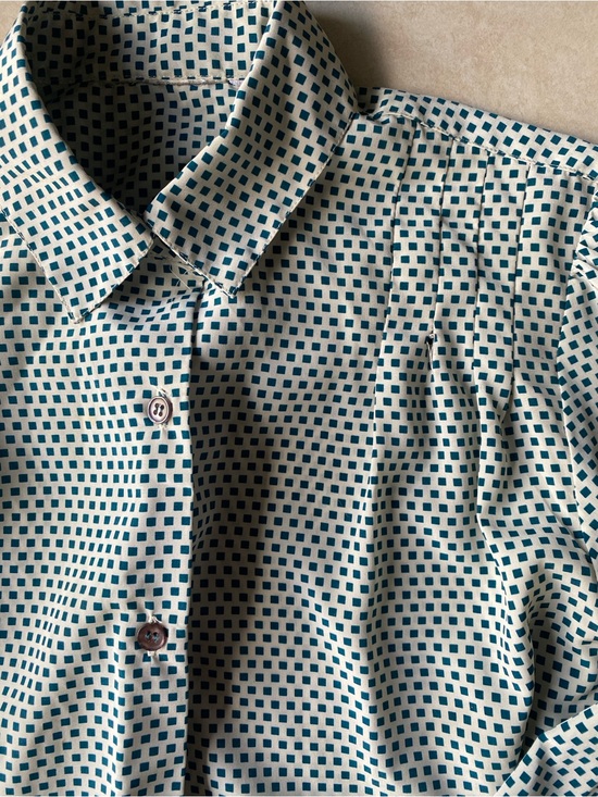 Tops - Vintage Bishop Sleeve Blouse Green Micro-square Geometric Pattern